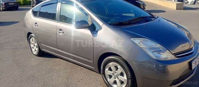 Toyota Prius-2