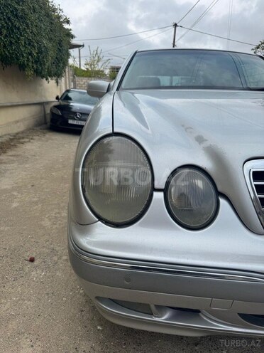 Mercedes E 240-3