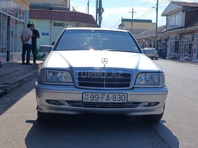 Mercedes C 200-1