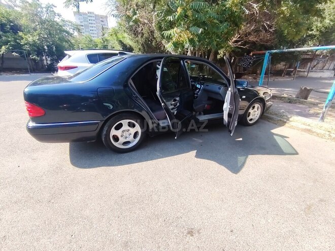 Mercedes E 240-7