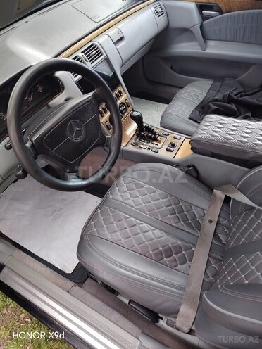 Mercedes E 240-14