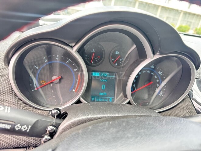 Chevrolet Cruze-11
