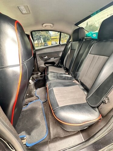 Chevrolet Cruze-13