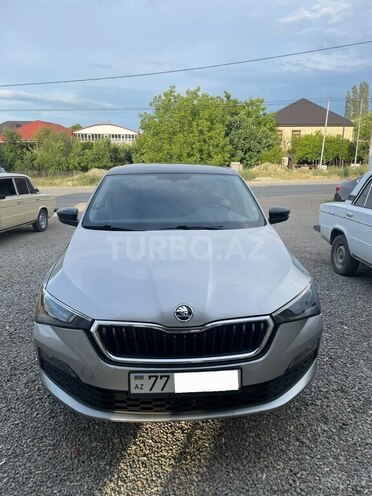 Skoda Rapid-1