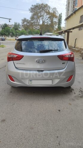 Hyundai Elantra-2