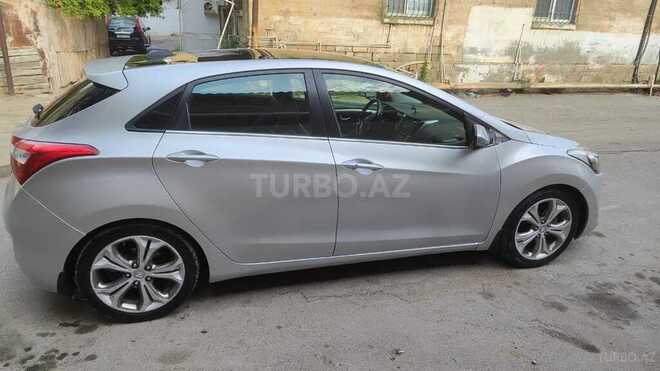 Hyundai Elantra-3