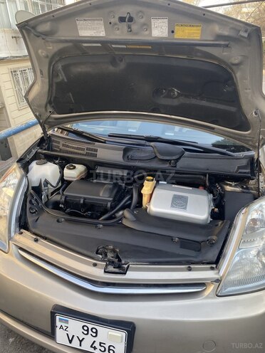 Toyota Prius-7