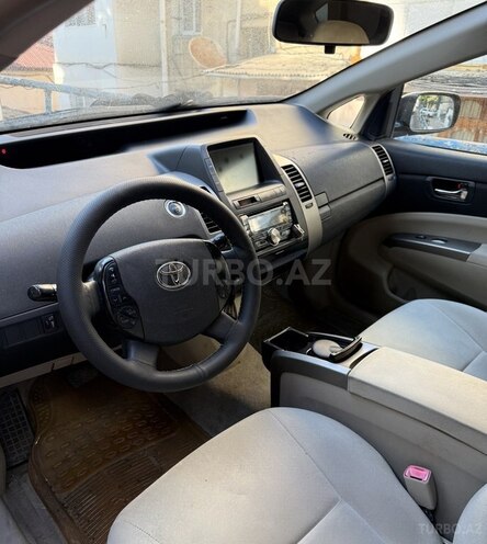 Toyota Prius-8