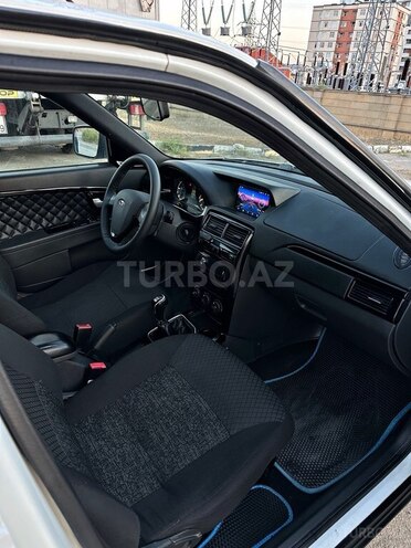 LADA (VAZ) Priora-8
