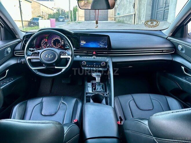 Hyundai Avante-13