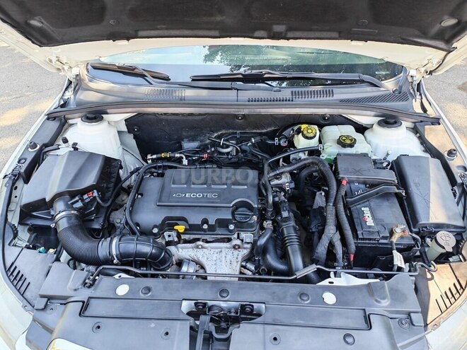Chevrolet Cruze-15
