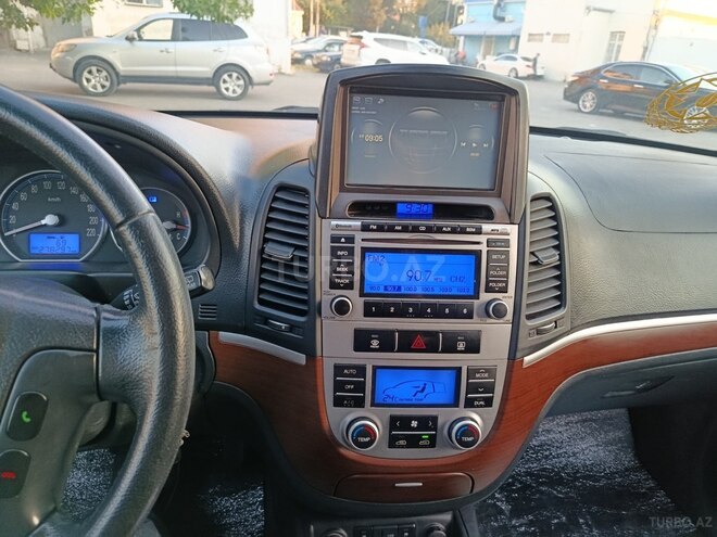 Hyundai Santa Fe-12