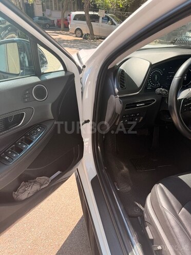 Hyundai Sonata-4