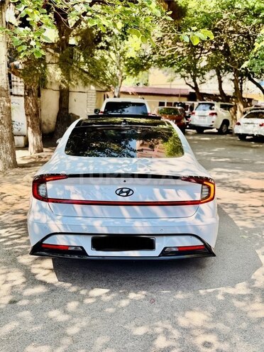 Hyundai Sonata-2