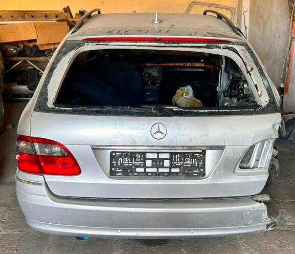 Mercedes E 220-2
