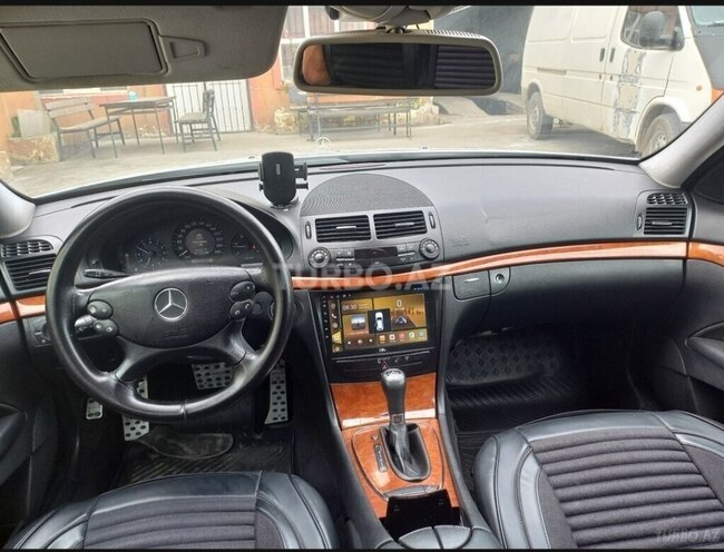 Mercedes E 220-3