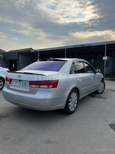 Hyundai Sonata-12