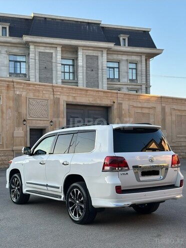 Toyota Land Cruiser-8