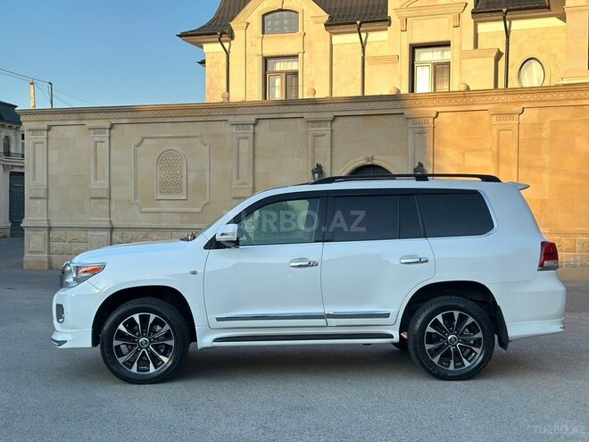 Toyota Land Cruiser-12