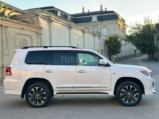 Toyota Land Cruiser-11