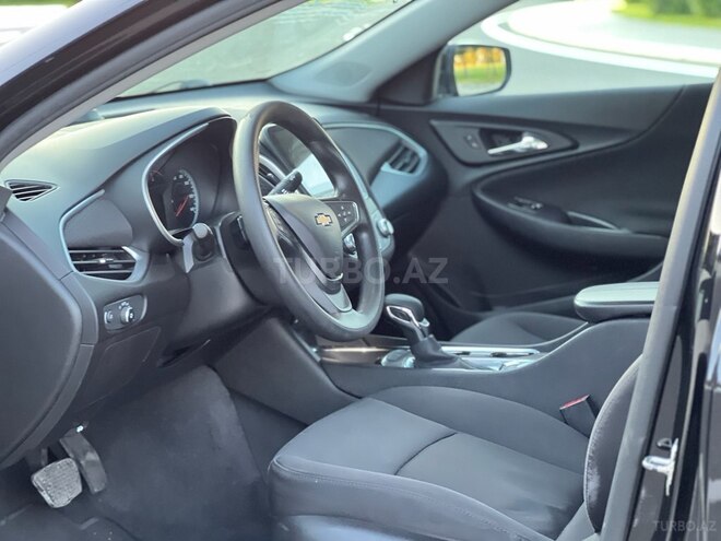 Chevrolet Malibu-8
