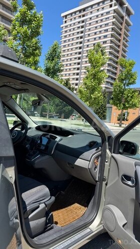 Renault Scenic-12