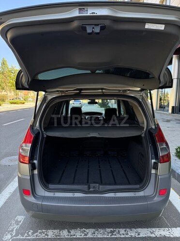 Renault Scenic-9