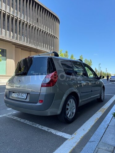 Renault Scenic-13
