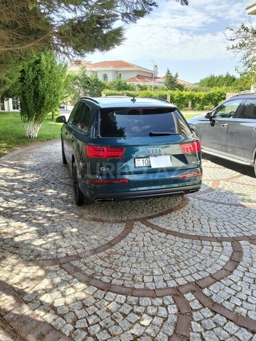 Audi Q7-10