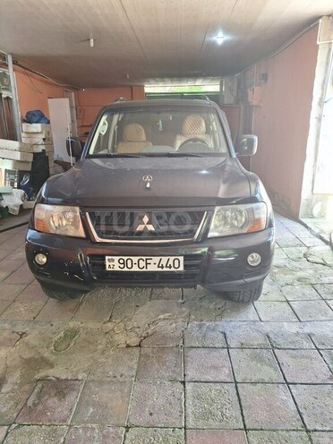 Mitsubishi Pajero-1