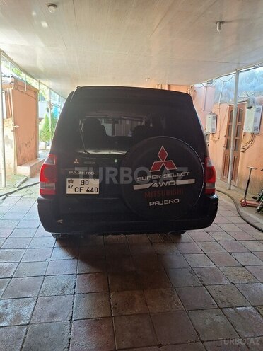 Mitsubishi Pajero-2