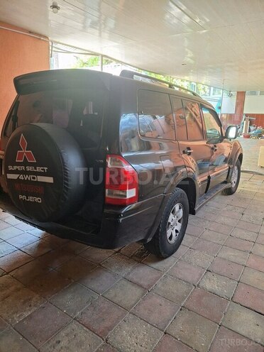 Mitsubishi Pajero-7