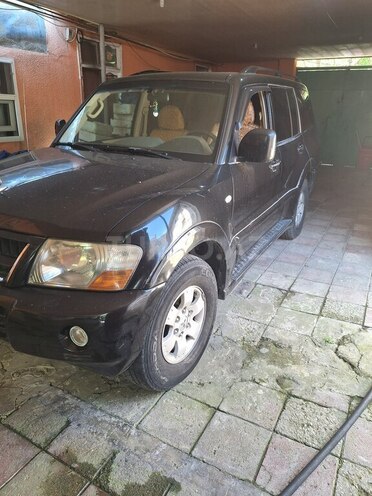 Mitsubishi Pajero-5