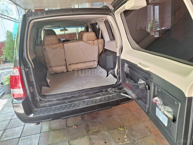 Mitsubishi Pajero-9