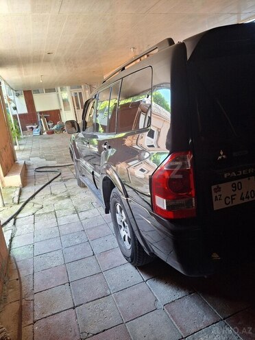 Mitsubishi Pajero-8