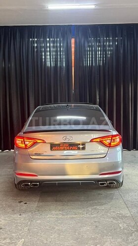 Hyundai Sonata-9