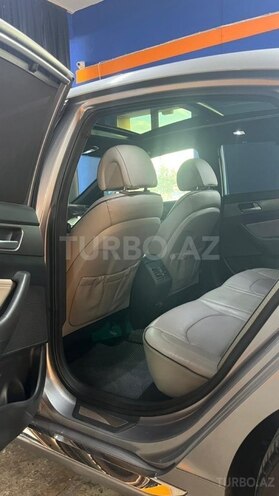 Hyundai Sonata-14
