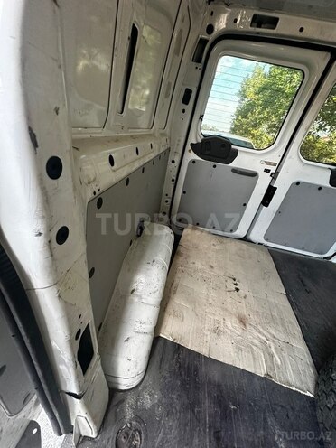 Ford Transit-10