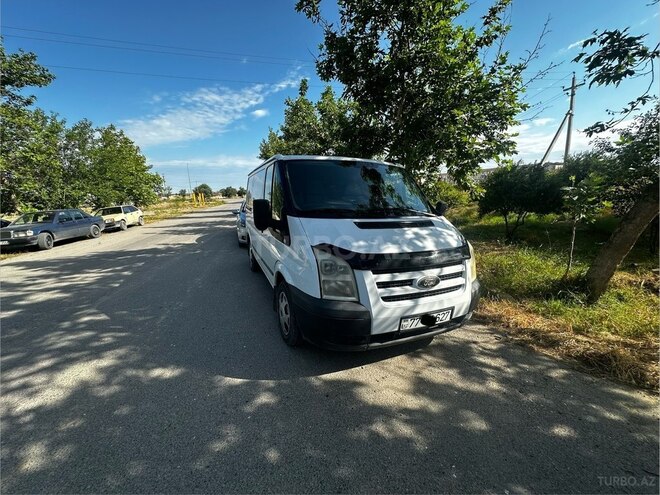 Ford Transit-1