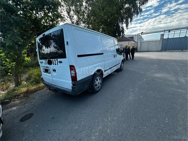 Ford Transit-3