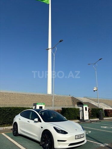 Tesla Model 3-7