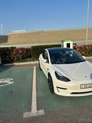 Tesla Model 3-5