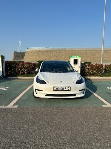 Tesla Model 3-3