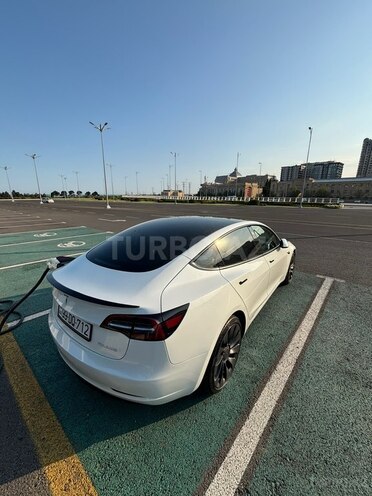 Tesla Model 3-11