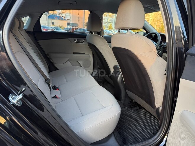 Kia Forte-13