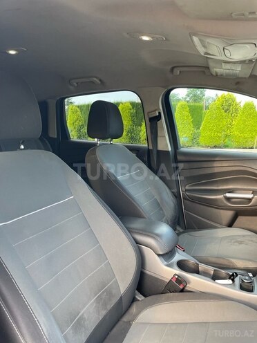 Ford Escape-16