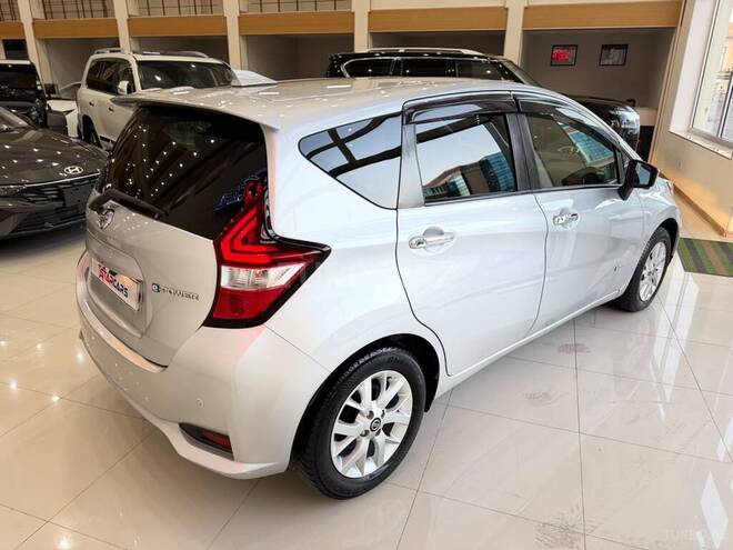 Nissan Note-10