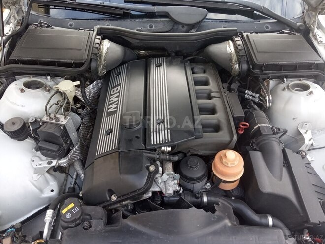 BMW 523-10