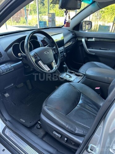 Kia Sorento-12
