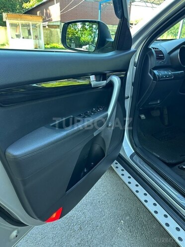 Kia Sorento-16